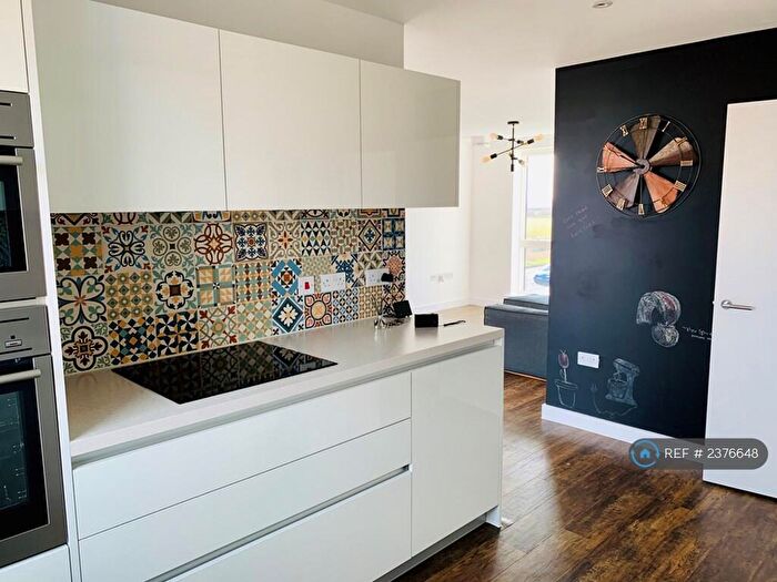 2 Bedroom Flat To Rent In Trumpington, Cambridge, CB2