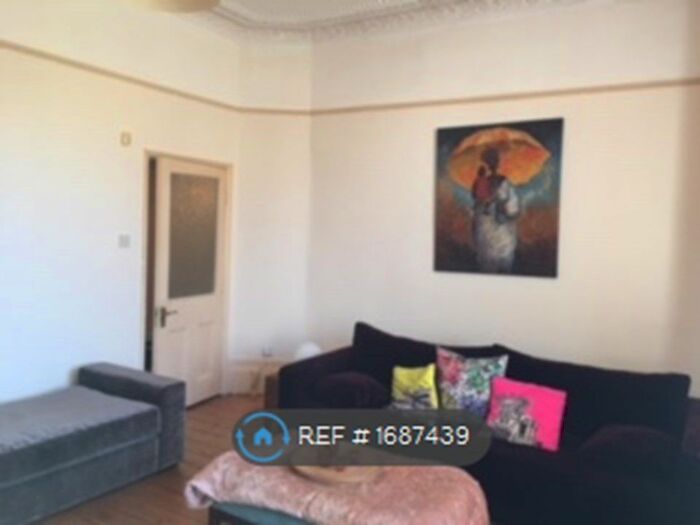 2 Bedroom Flat To Rent In Clapham Road, London, SW9