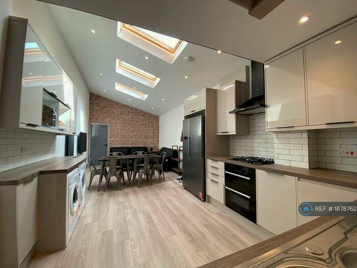 7 Bedroom End Of Terrace House To Rent In Dawlish Road, Birmingham, B29