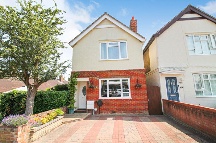 4 Bedroom Detached House For Sale In Gravel Road, Farnborough, GU14