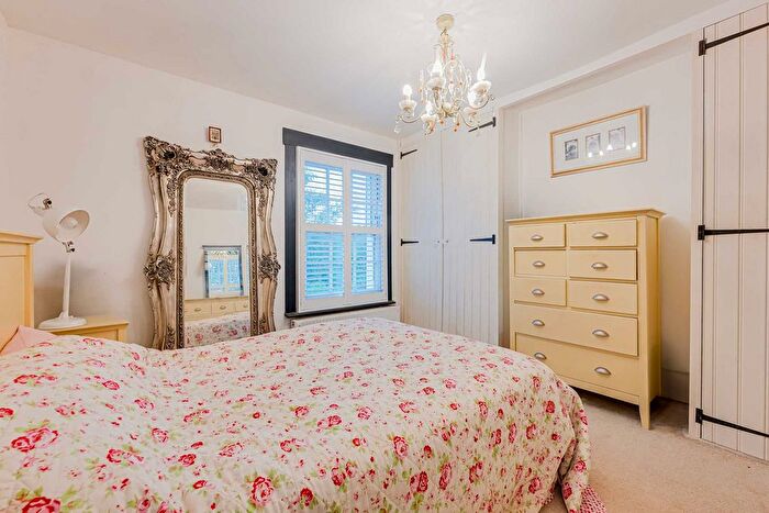 2 Bedroom Terraced House For Sale In Landwick Cottages, Southend-On-Sea, SS3
