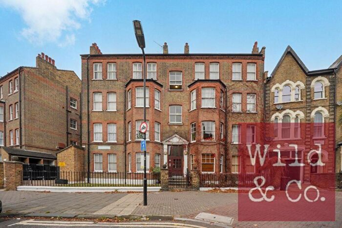 2 Bedroom Flat For Sale In Cavendish Mansions, Clapton Square, E5