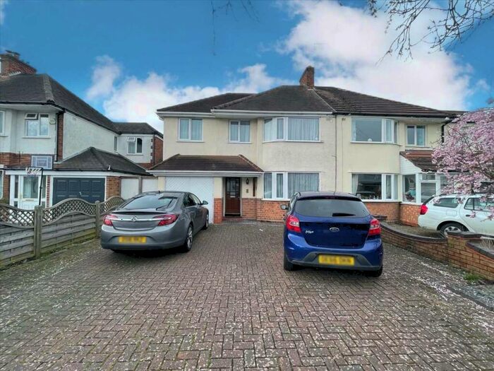 4 Bedroom Semi-Detached House To Rent In Fabian Crescent, Shirley, Solihull, B90