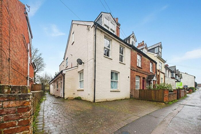 1 Bedroom Maisonette For Sale In London Road, Wokingham, Berkshire, RG40