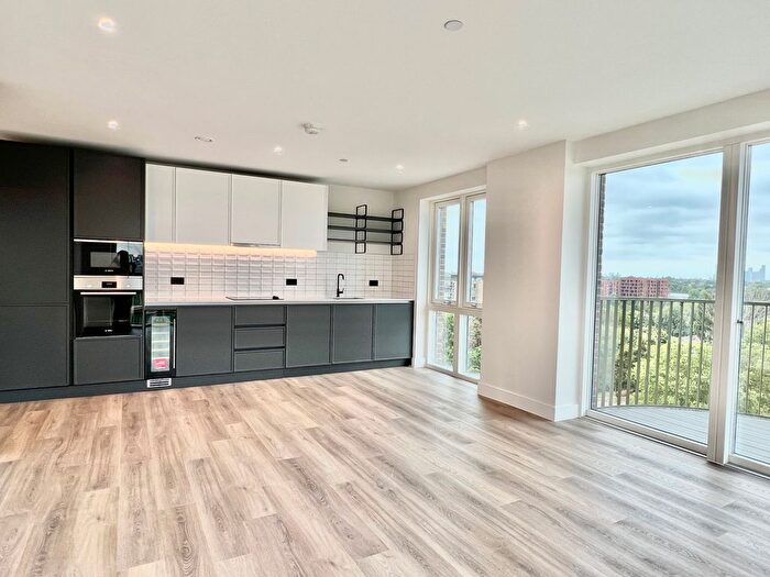 3 Bedroom Flat To Rent In Townsend Road, Kidbrooke, SE3
