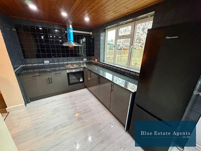 4 Bedroom Terraced House To Rent In Ash Grove, Hounslow, TW5