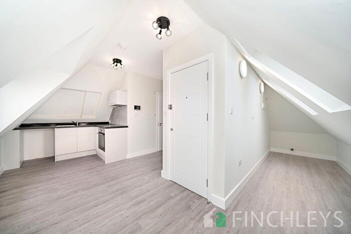 Property To Rent In Wentworth Avenue, London, N3