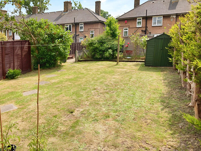 1 Bedroom Maisonette To Rent In Ilchester Road, Dagenham, Essex, RM8