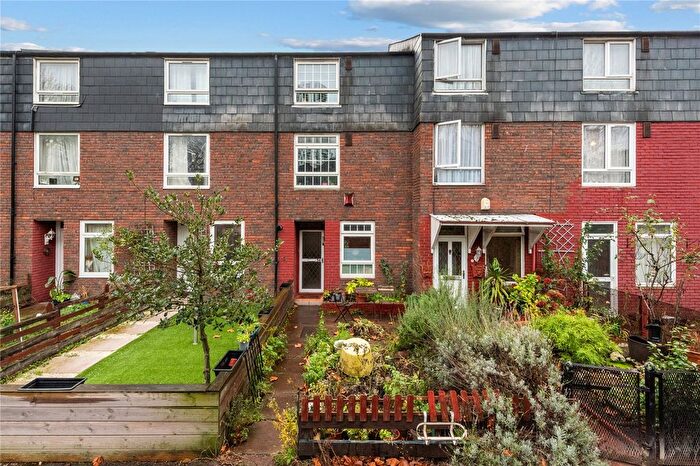 4 Bedroom Detached House For Sale In Jarrow Road, London, N17