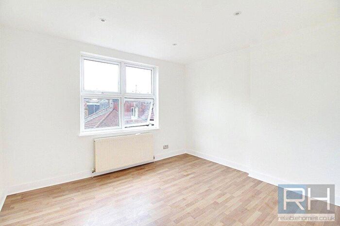2 Bedroom Apartment To Rent In Topsfield Parade, Crouch End, London, N8