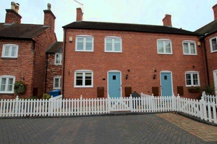 2 Bedroom Property To Rent In The Old Stoneyard, Lichfield, WS13