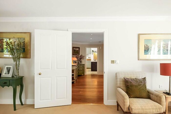 4 Bedroom Detached House For Sale In Southampton Road, Alderbury, Salisbury, Wiltshire, SP5