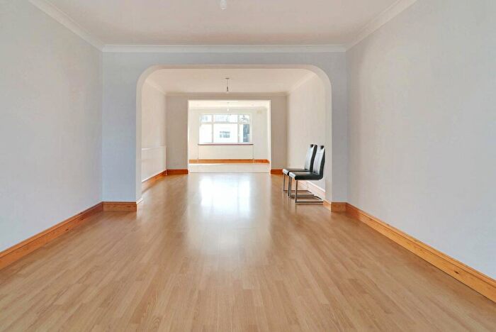 5 Bedroom Semi-Detached House To Rent In Lindsay Drive, Harrow, HA3