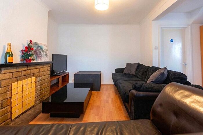 5 Bedroom Semi Detached House To Rent In Oakley Road, Horfield, Bristol, BS7