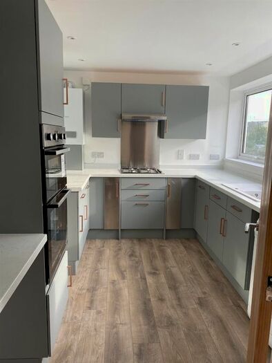 3 Bedroom Flat To Rent In Upper Lamphey Road, Pembroke, SA71