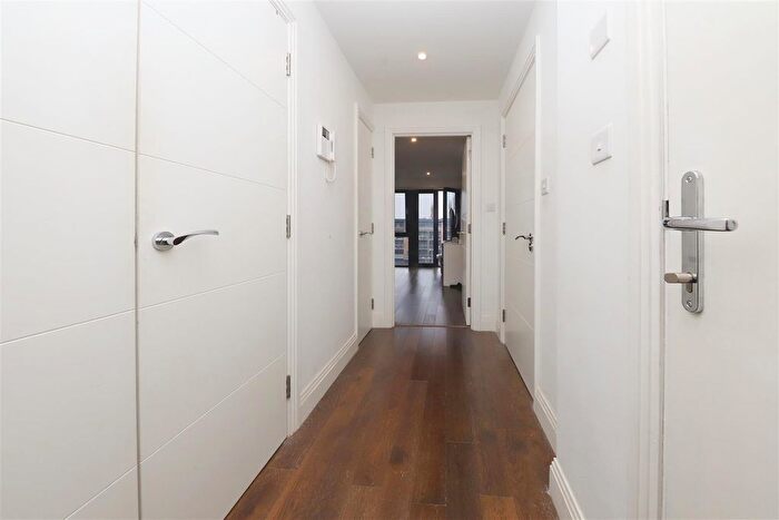 1 Bedroom Flat For Sale In Jessop Court, Brindley Place, UB8