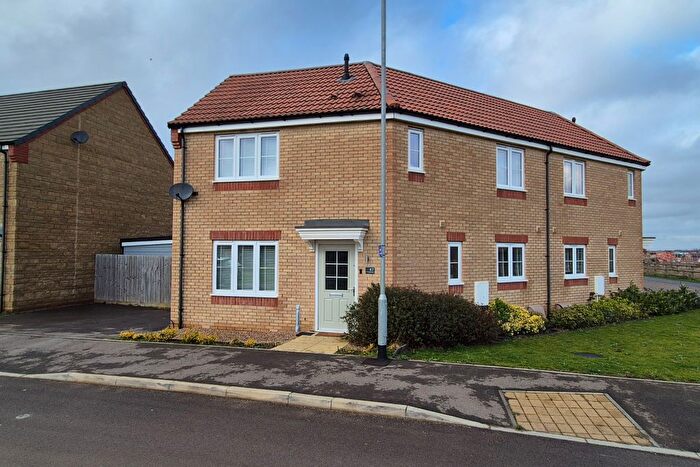 3 Bedroom Semi-Detached House For Sale In Harrier Way, Market Deeping, Peterborough, PE6