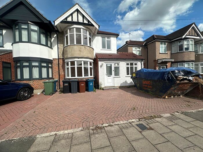 5 Bedroom Semi-Detached House To Rent In Kenton Lane, Kenton, HA3