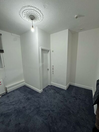 1 Bedroom Flat To Rent In Whitehall Road, Thornton Heath, CR7