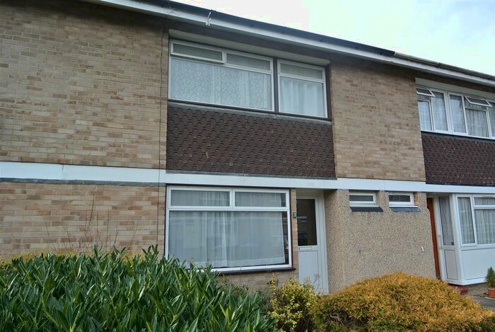 5 Bedroom Property To Rent In Ilex Close, Englefield Green, Egham, TW20