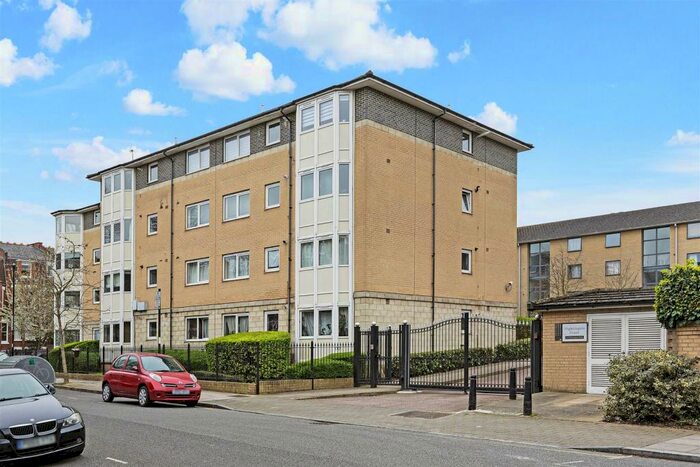 1 Bedroom Flat To Rent In Nightingale Court, Finsbury Park, N4