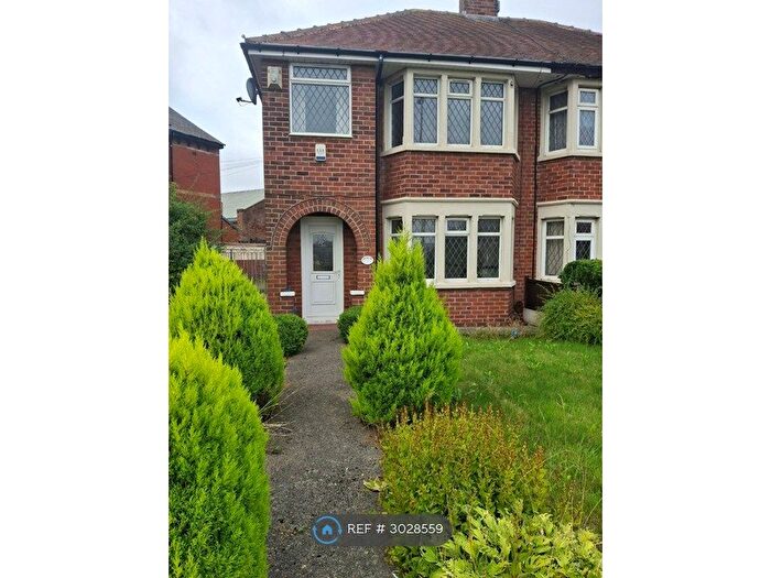 3 Bedroom Semi-Detached House To Rent In Mansfield Road, Blackpool, FY3