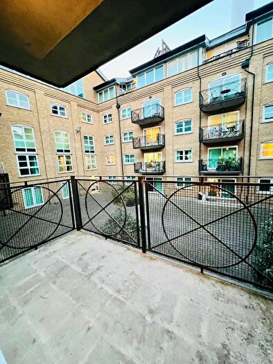 3 Bedroom Flat To Rent In The Grainstore, Western Gateway, Royal Victoria Docks, Excel, London, E16