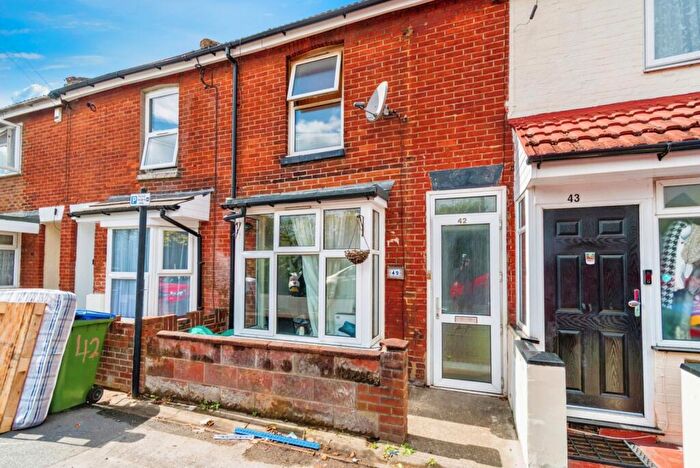2 Bedroom Terraced House For Sale In Hartington Road, Southampton, Hampshire, SO14