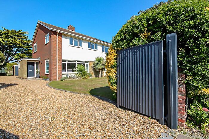 4 Bedroom Detached House For Sale In Coastal Road, East Preston, BN16