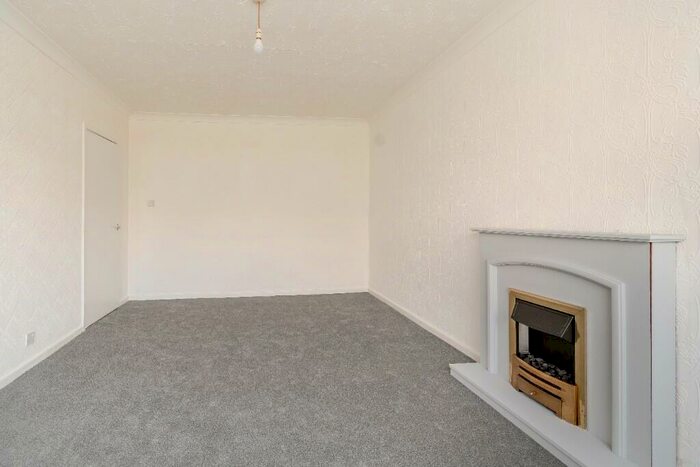 2 Bedroom Semi-Detached Bungalow For Sale In Station Road, Doncaster, South Yorkshire, DN7