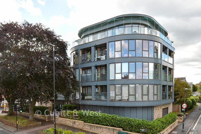 2 Bedroom Apartment For Sale In Manor Road, Wallington, Surrey, SM6