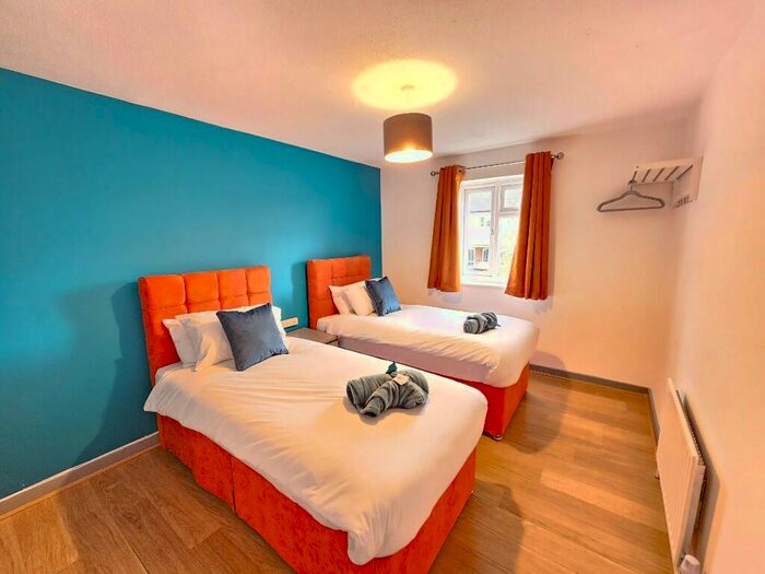 4 Bedroom Town House To Rent In Bostocke Close, Basildon, Essex, SS15