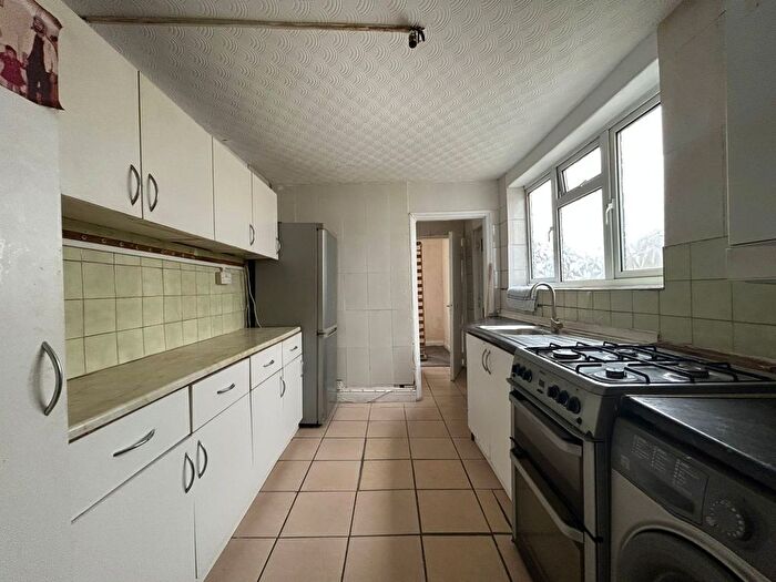 2 Bedroom Maisonette To Rent In Southall, UB2
