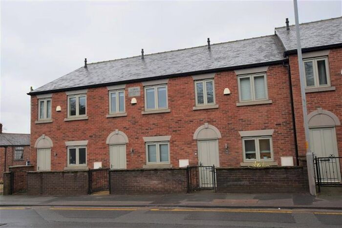 2 Bedroom Terraced House To Rent In London Road, Macclesfield, SK11