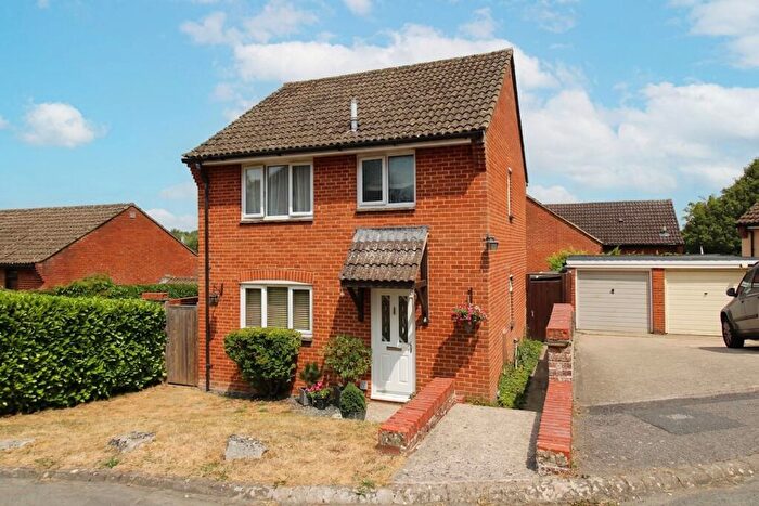 3 Bedroom Detached House For Sale In Owlswood, Salisbury, SP2