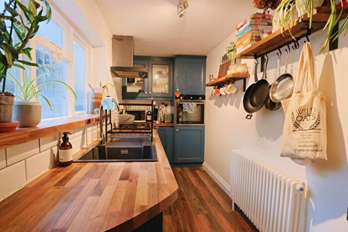 2 Bedroom Apartment To Rent In Garden Flat, Aberdeen Road, Bristol, BS6