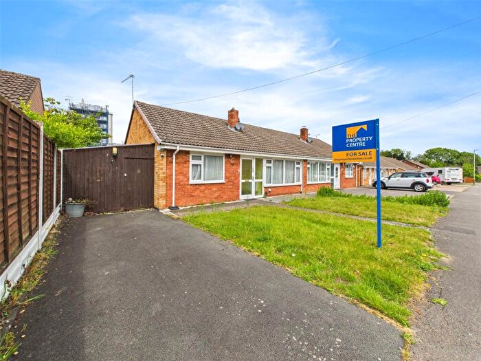 3 Bedroom Bungalow For Sale In Keswick Road, Cheltenham, Gloucestershire, GL51