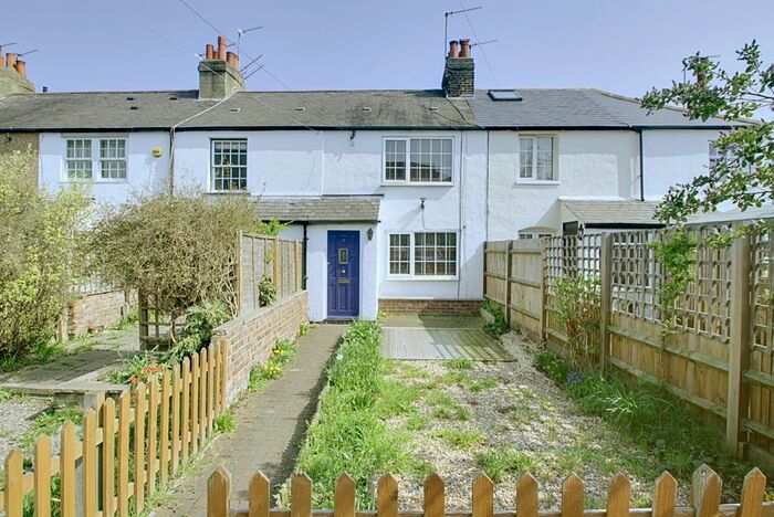 2 Bedroom Terraced House To Rent In The Wells, Southgate, N14