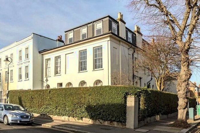 2 Bedroom Flat To Rent In Warwick Road, London, W5