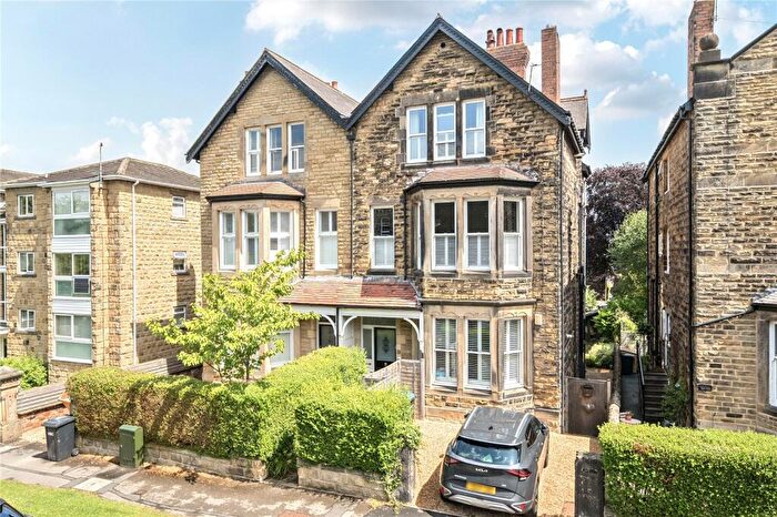 2 Bedroom Apartment For Sale In West End Avenue, Harrogate, HG2