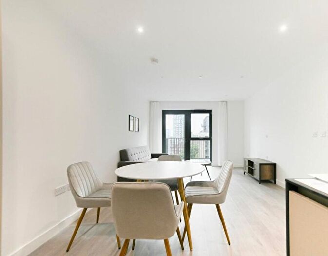 1 Bedroom Flat To Rent In Hawker House, Damsel Grove, Woodberry Down, N4