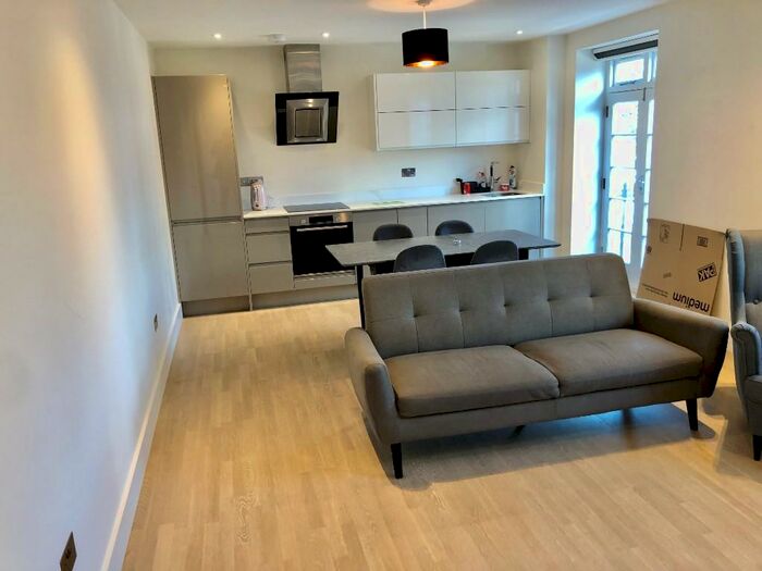 1 Bedroom Flat To Rent In High Street, London, N8