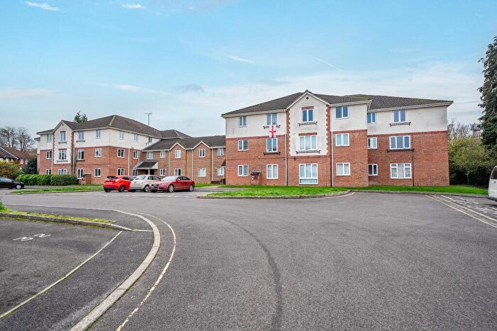 2 Bedroom Apartment For Sale In Garden Close, Andover, Hampshire, SP10