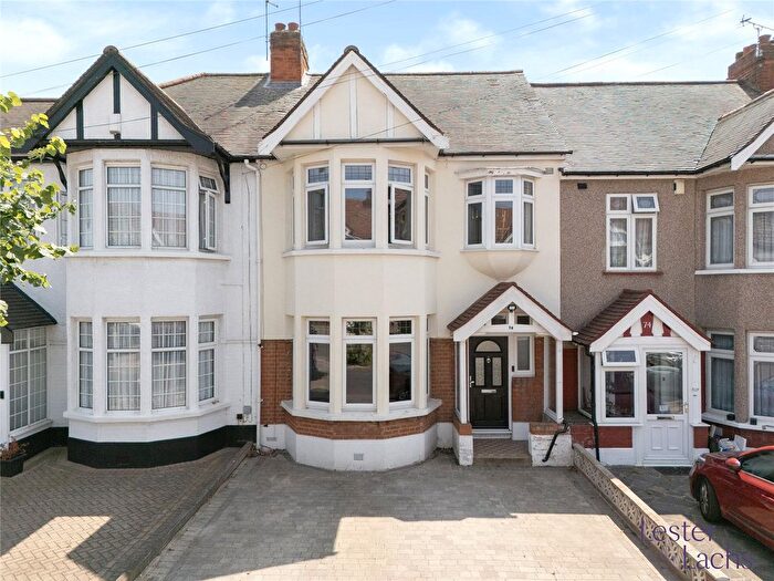 3 Bedroom Terraced House For Sale In Collinwood Gardens, Clayhall, Ilford, IG5