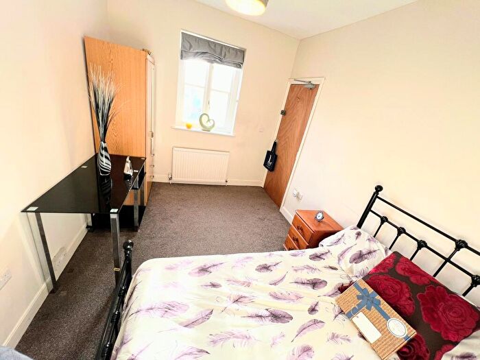 4 Bedroom Terraced House To Rent In Oakley Street, Northampton, Northamptonshire, NN1