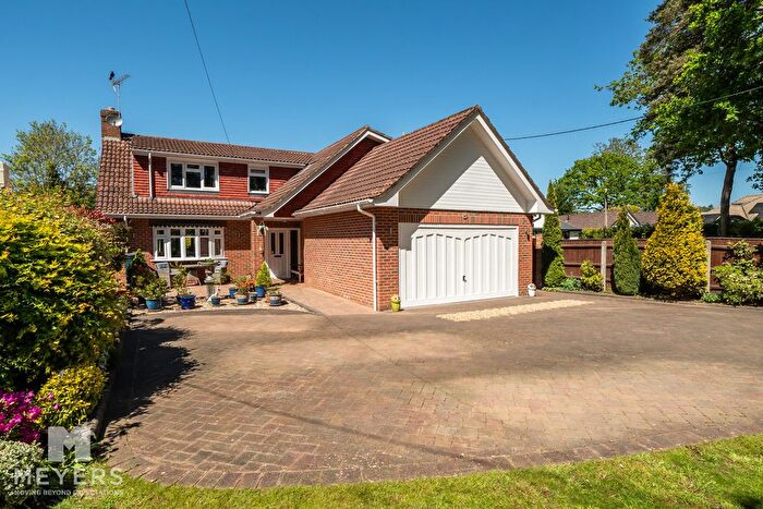 4 Bedroom Detached House For Sale In Glenwood Road, West Moors, BH22
