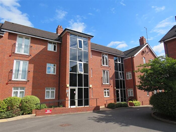 2 Bedroom Flat To Rent In Coventry Road, Warwick, CV34