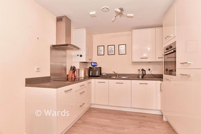 2 Bedroom Apartment For Sale In Germander Avenue, Halling, Rochester, Kent, ME2