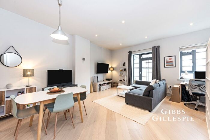 1 Bedroom Flat To Rent In The Market Building, Market Place, Brentford, TW8