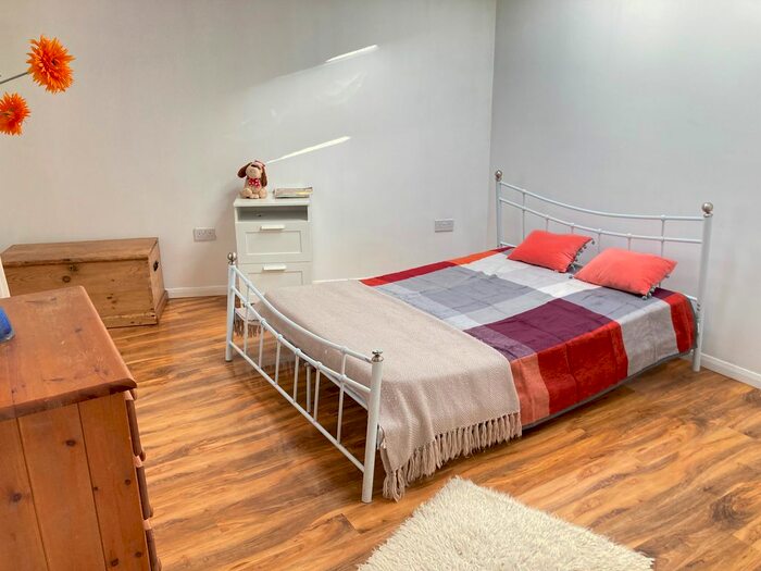 1 Bedroom Flat To Rent In Very Near Brentwick Gardens Area, South Ealing Brentford Borders, TW8
